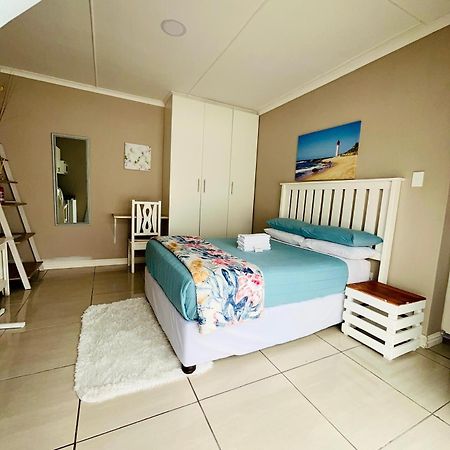 Hidden Bliss Guesthouse East London Esterno foto